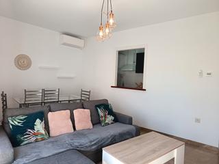 Rent Flat in Plaza del ángel 1. Piso exterior y soleado, calefacción central y aire acondicionad