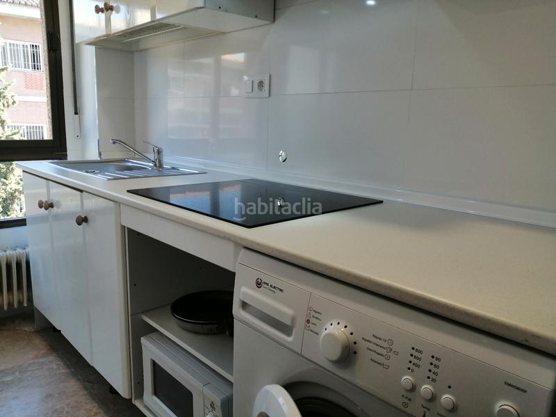 Foto 953a5c75-c05d-44dd-8ab1-78868e70cb3d. Lloguer apartament a calle poeta manuel de góngora 3 a Granada