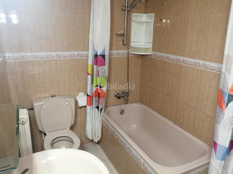 Foto 12838acb-4bf6-41cb-92d2-fd5f01159637. Rent apartment in calle poeta manuel de góngora 3 in Granada