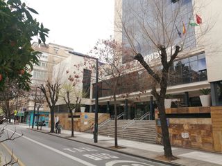 Etagenwohnung in Calle maría luisa de dios 3. Piso junto avenida de la constitución, edificio en ladrillo vist