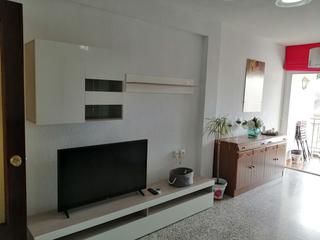 Location Appartement  Paseo del violón. Piso de tres dormitorios, amueblado, con buenas vistas y pequeña