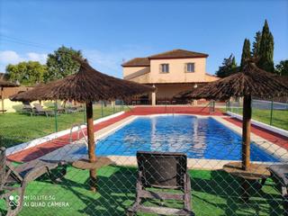 Xalet a La Soledad. Chalet en venta en la bandacampo de fútbol