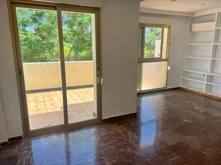 Etagenwohnung  Avenida andalucía. Venta de piso luminoso en playa de la victoria, cádiz capital