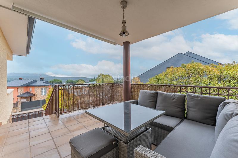 Foto 520435fd-e078-441d-b27b-793d89353e24. Casa aparellada amb xemeneia calefacció aparcament piscina a Galapagar