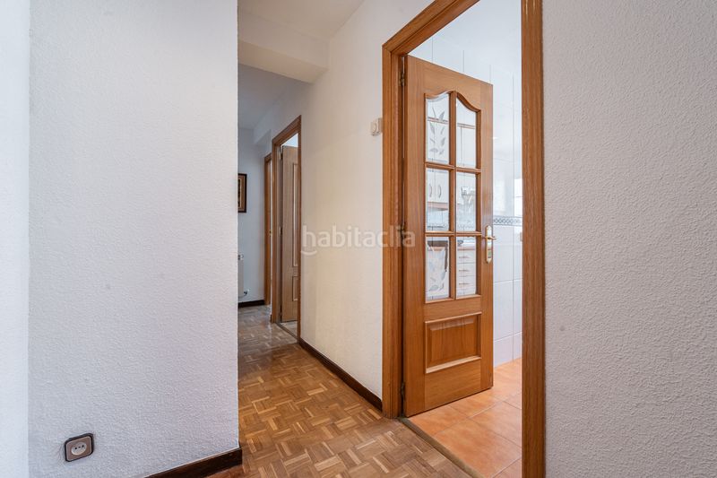 Foto e2c7f2e0-7f42-4333-bf50-c0b857727c0a. Pis amb calefacció a Guindalera Madrid