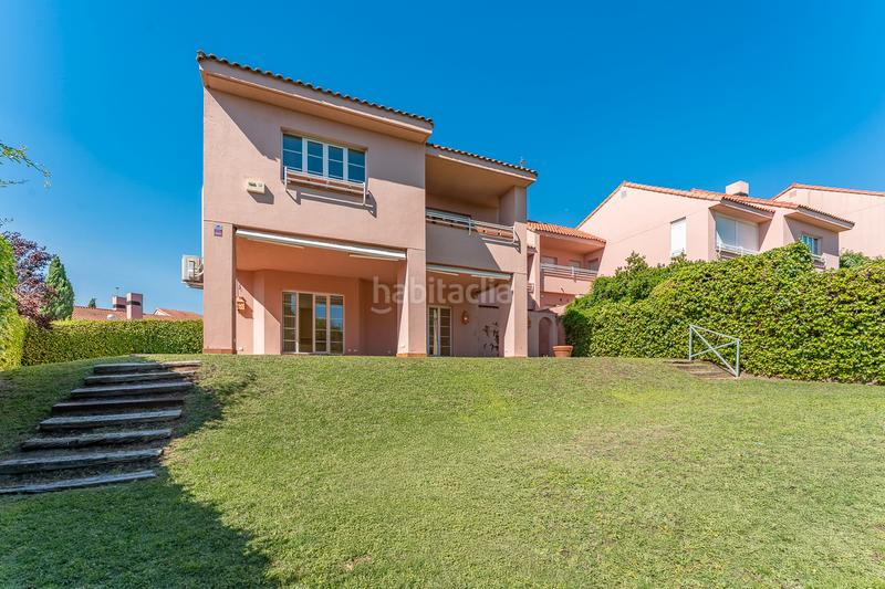 Foto 87c3a02c-fe21-4798-9943-bc9785bfa2cd. Casa bifamiliare con camino riscaldamento piscina in Torrelodones