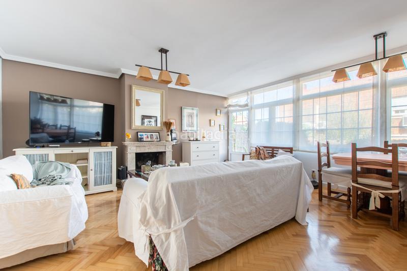 Foto c99205ef-8aa4-46ce-96dc-bb5207f6b619. Casa adossada amb xemeneia calefacció piscina a El Burgo Rozas de Madrid (Las)