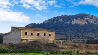 Country house in Sant Joan. Oportunidad para invertir! se vende finca rustica con edificio e