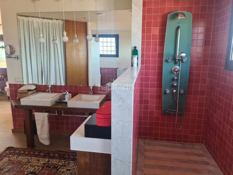 Foto 6d405ab7-f1f3-487a-8dd8-c5dc794fc316. Xalet amb xemeneia calefacció aparcament piscina a Girona