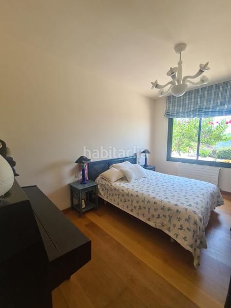 Foto 95f25346-e64d-4376-8574-c539dcb5681c. Xalet amb xemeneia calefacció aparcament piscina a Girona