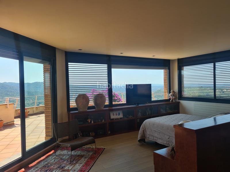 Foto a5042666-c1cd-4602-b1a4-9735773aa064. Xalet amb xemeneia calefacció aparcament piscina a Girona