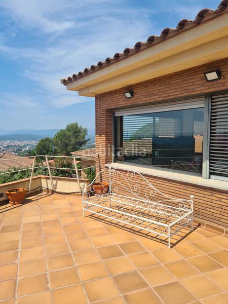 Foto f54baa81-4416-4e84-ac90-49b91fa7d236. Xalet amb xemeneia calefacció aparcament piscina a Girona