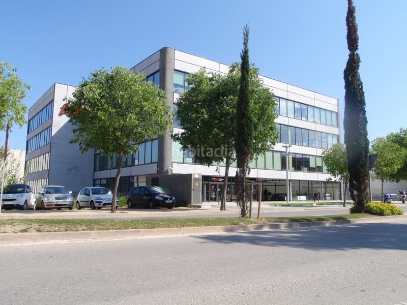 Foto ac1fc7af-1bcf-4942-a328-fbab436319d5. Location bureau dans avinguda de cerdanyola 93 dans Sant Cugat del Vallès