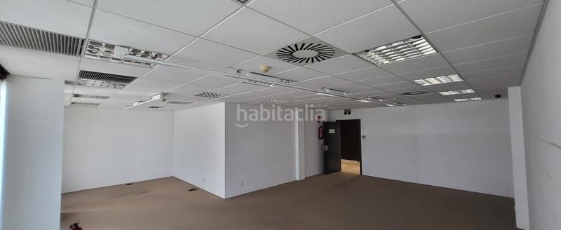 Foto e02ac812-246d-463e-b921-af6675ba2938. Location bureau dans avinguda de cerdanyola 93 dans Sant Cugat del Vallès