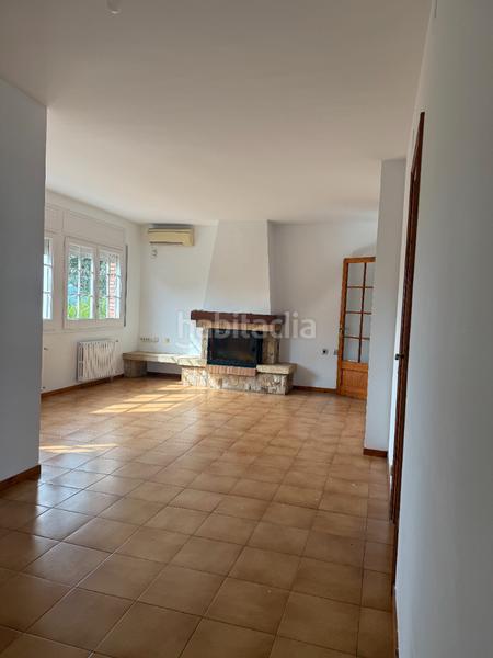 Foto 64f8830e-8e3a-4c7e-a953-ebcc774273dc. Xalet amb xemeneia calefacció aparcament a Valldoreix Sant Cugat del Vallès