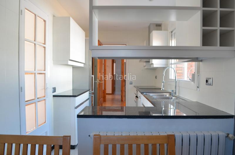 Foto 7e2ad231-d25c-49e2-a35b-e759ae4f06f6. Xalet amb xemeneia calefacció aparcament a Valldoreix Sant Cugat del Vallès