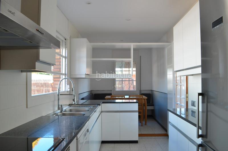 Foto 9281adc4-51fe-42c5-8ab7-2115ef351d0e. Xalet amb xemeneia calefacció aparcament a Valldoreix Sant Cugat del Vallès