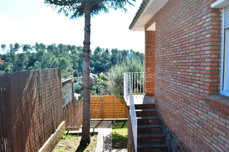 Foto 93ce9370-fdc2-4b25-b846-e0d1cee43ea7. Xalet amb xemeneia calefacció aparcament a Valldoreix Sant Cugat del Vallès