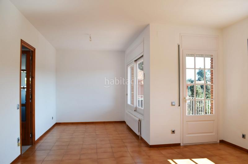 Foto c1bb773d-3d3e-4e77-8a9b-d79d25c6de00. Xalet amb xemeneia calefacció aparcament a Valldoreix Sant Cugat del Vallès