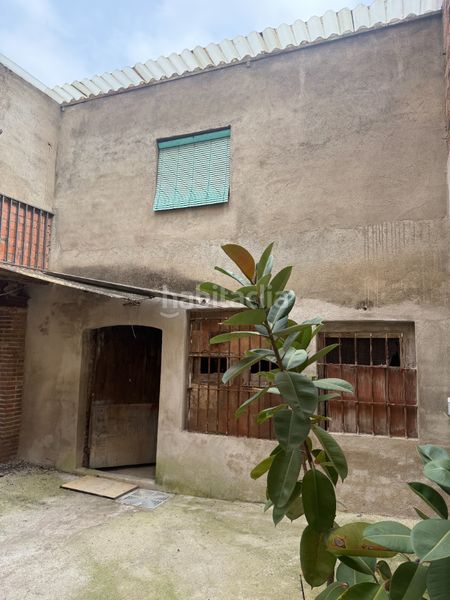 Foto 1af0515c-c6c0-466f-8efe-92e5359b3fde. Casa amb calefacció a Centre - Estació Sant Cugat del Vallès