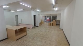Lloguer Local Comercial  Carrer de sant antoni. Alquiler de local en calle de sant antoni