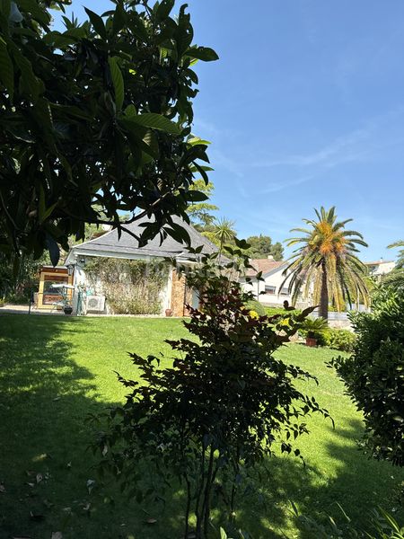 Foto 3b6c735b-3f89-4355-9423-bc50ae1745be. Casa amb xemeneia calefacció aparcament piscina a Bellaterra