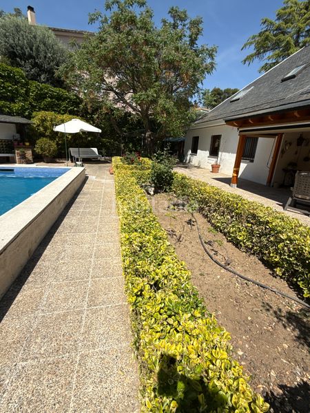 Foto 458d6298-4827-47bd-95bb-3e2d25bca847. Casa amb xemeneia calefacció aparcament piscina a Bellaterra