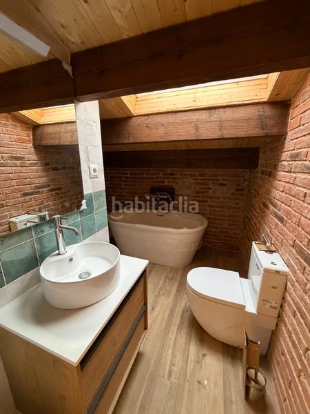 Foto 4910f850-c3e1-4f2e-b897-c8da159700fe. Casa adossada amb calefacció aparcament a Creu Alta Sabadell
