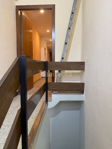 Foto e34cd224-9775-49f7-8f55-913c9c49ea8b. Casa aparellada amb xemeneia calefacció aparcament a Sant Cugat del Vallès