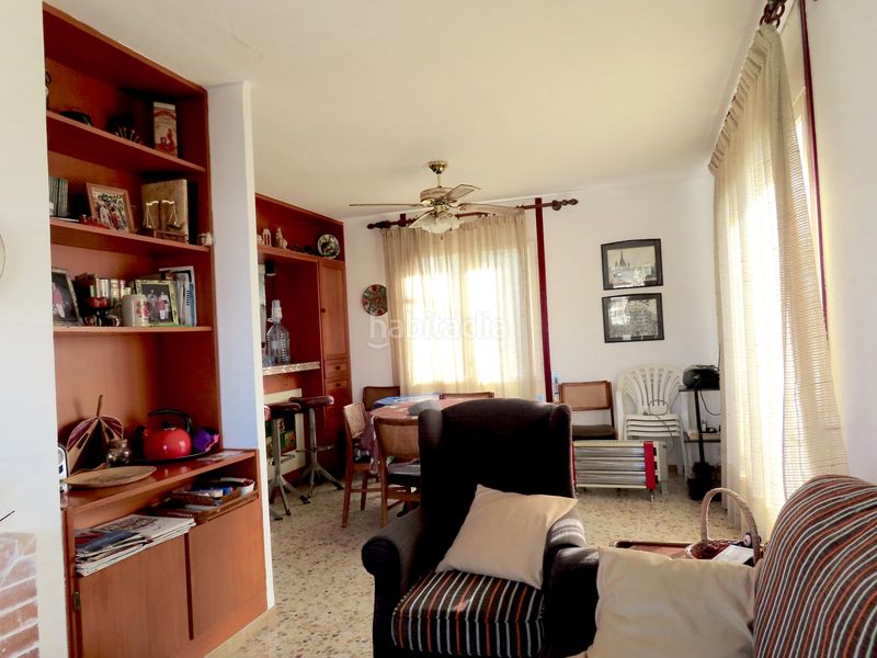 Foto a72f325c-f6d0-4e93-9c26-4ba607262b0e. Pis amb xemeneia aparcament a Requesens Empuriabrava