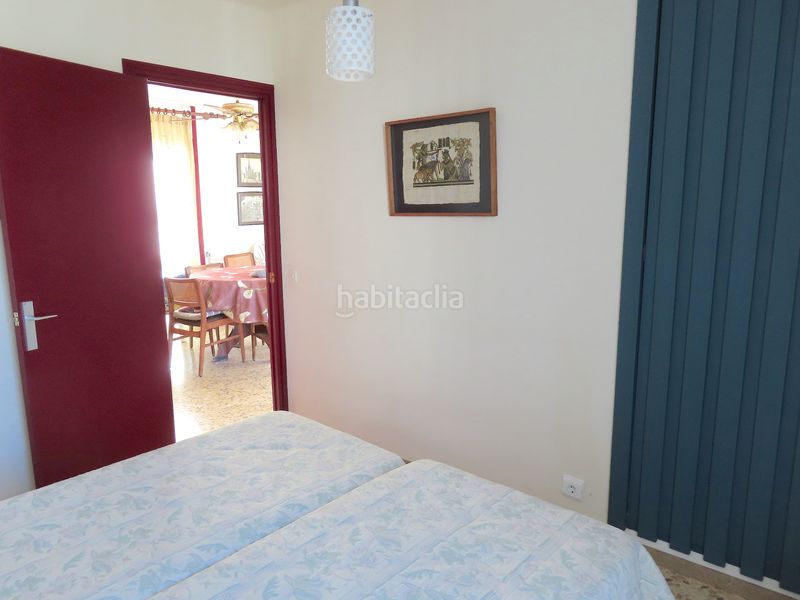 Foto b51bc7b9-4be7-4fa2-b979-0db605651a23. Pis amb xemeneia aparcament a Requesens Empuriabrava