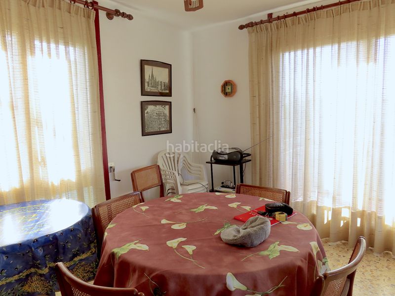 Foto cfad7129-dee8-43de-88dc-d3d9883e854f. Pis amb xemeneia aparcament a Requesens Empuriabrava