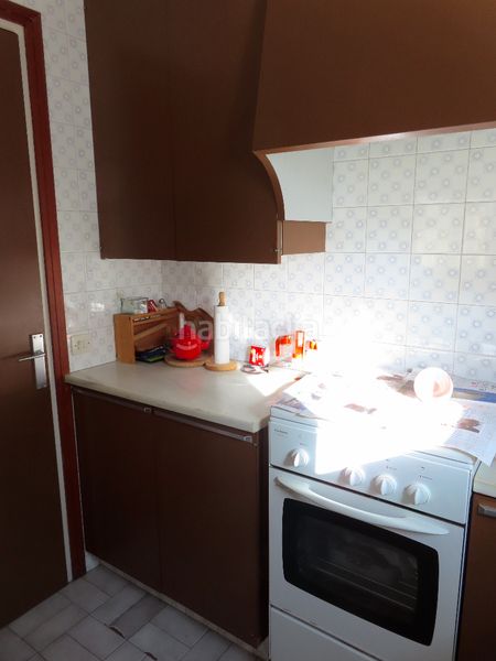 Foto ecaeac5b-28a8-40fc-b38a-63c639958f80. Pis amb xemeneia aparcament a Requesens Empuriabrava