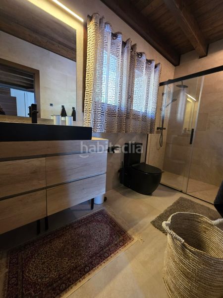 Foto facf8923-cd5d-4b33-86cc-19d879301cf9. Casa amb aparcament a Enveitg