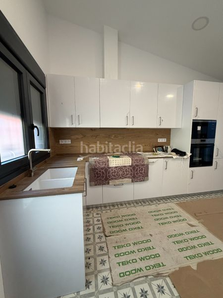 Foto 103a2416-af8f-4748-95a5-7be4aa6487e8. Casa adossada a Creu Alta Sabadell