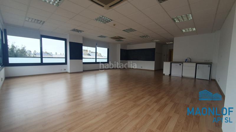 Foto c147fd92-74c3-4282-be17-ee21d52b3876. Affitto ufficio in rambla del torrent d'en xandri 23 in Sant Cugat del Vallès