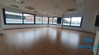 Rent Office space in Rambla del torrent d'en xandri 23. Oficina en alquiler