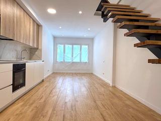 Duplex à Pau claris 85. Duplex en venta en centro  plaza catalunya, 3 dormitorios.
