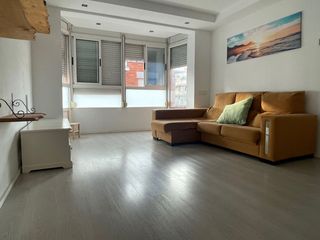 Etagenwohnung in Marianao. Piso en venta en centre, 3 dormitorios.