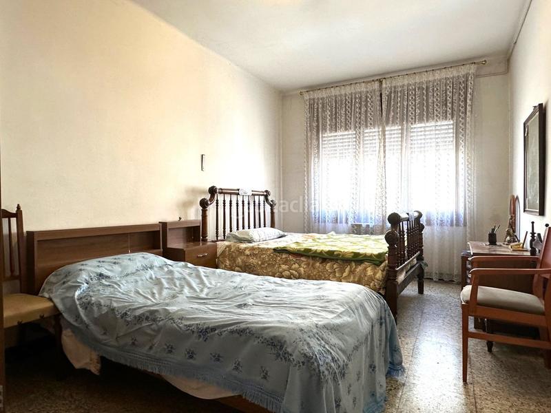Foto a19c1b1c-d1c6-45b9-9201-1a4f8ca0374e. Piso  en venta en Centre, 4 dormitorios. en Centre Sant Boi de Llobregat