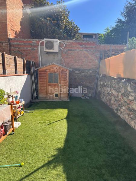 Foto a309df21-111c-4b08-88ca-a226c23729f3. Casa adossada amb calefacció a Centre Sant Boi de Llobregat