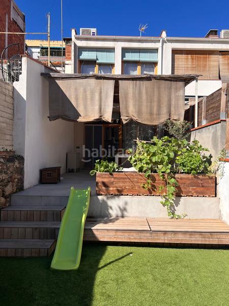 Foto b864cd3d-aa14-44ce-a275-8911f81d36d2. Casa adossada amb calefacció a Centre Sant Boi de Llobregat
