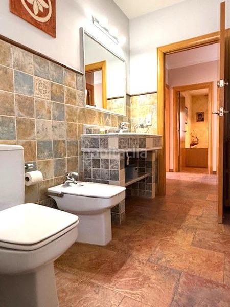 Foto 0cd146db-5b05-441f-b1db-348d0212bb8a. Chalet mit heizung parking in Marianao Sant Boi de Llobregat