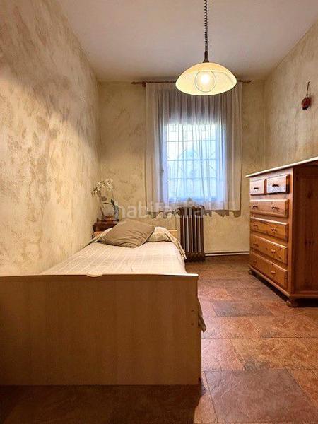 Foto 27b4c22c-243c-44d7-9575-c3bed44ab383. Chalet mit heizung parking in Marianao Sant Boi de Llobregat