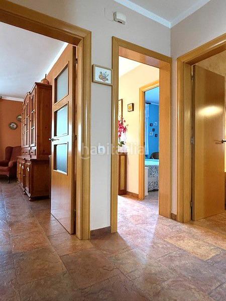 Foto 28047b56-8dc5-456c-a9a8-237c3790788a. Chalet mit heizung parking in Marianao Sant Boi de Llobregat