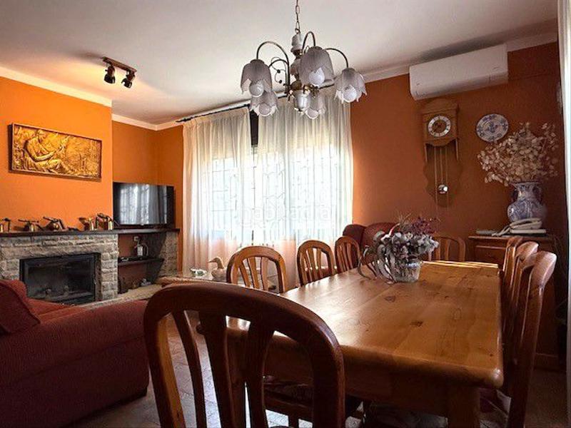 Foto 3d5a7408-2e7b-4a95-96a0-b5e1e1ba1833. Chalet mit heizung parking in Marianao Sant Boi de Llobregat