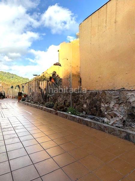 Foto 47d0d42b-69e9-430a-bd9b-74f20d2df65b. Chalet mit heizung parking in Marianao Sant Boi de Llobregat