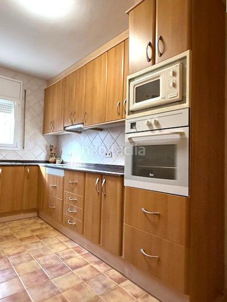 Foto 4f52624d-fb2c-4dd6-a553-edaeac23d85f. Chalet mit heizung parking in Marianao Sant Boi de Llobregat