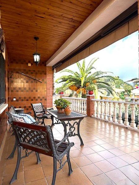 Foto a6f3448c-ca7f-4b1d-af3c-93680c27447d. Chalet mit heizung parking in Marianao Sant Boi de Llobregat