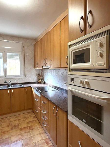 Foto b1a5e965-8885-4e60-aa0b-4213775a5809. Chalet mit heizung parking in Marianao Sant Boi de Llobregat